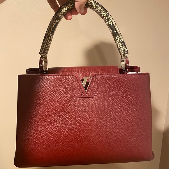 new LOUIS VUITTON MM Capucines Leather Tote - Picture 11 of 15